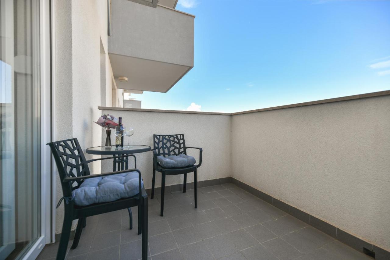 Modern Apartment For 2025' Vacation In Zadar Dış mekan fotoğraf
